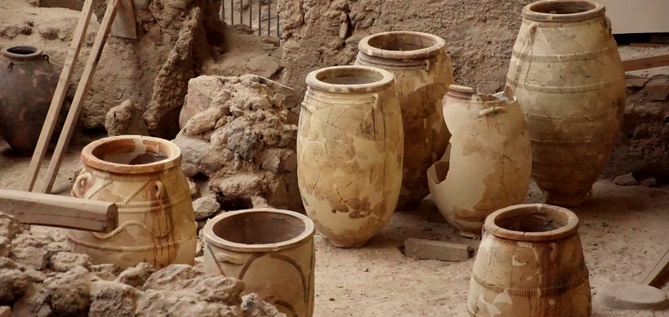 Ancient,Greek,Pots,And,Amphora,Discovered,In,The,Ruins,0f