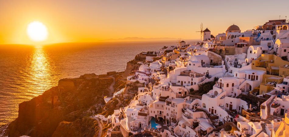 Sunset,At,The,Island,Of,Santorini,Greece,,Beautiful,Whitewashed,Village
