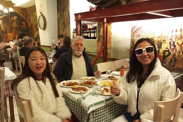 Antonis Enya Lucy for dinner 4 april 2024