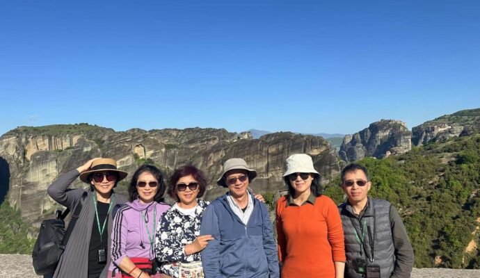 Our travellers at meteora tour.